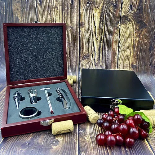o-020-main Pharrel – Set De Vino