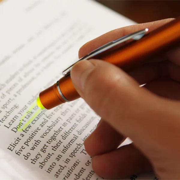 Bolígrafo de plástico Luki.