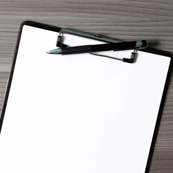 Tabla de plástico para documentos.