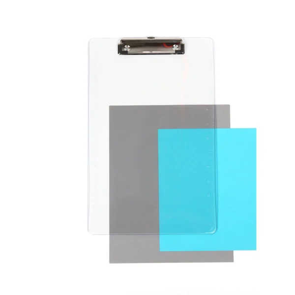 Tabla de plástico para documentos.