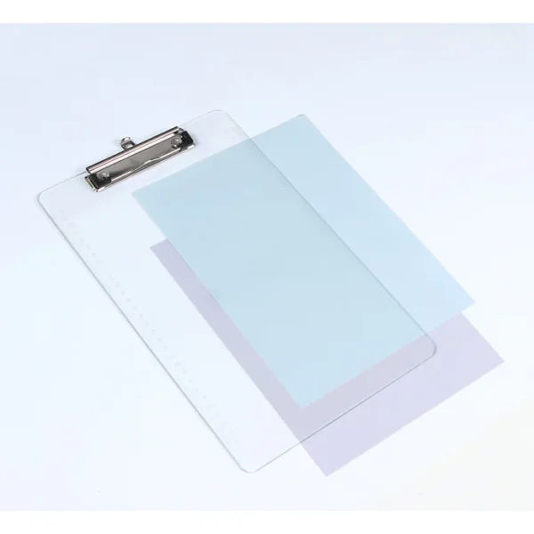 Tabla de plástico para documentos.
