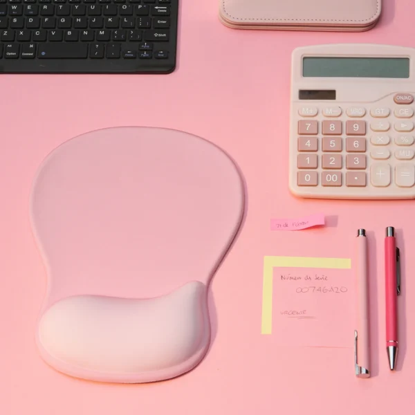 dk-122-gal-1 Mouse Pad Worb.