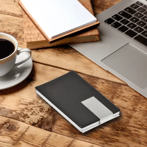 Porta tarjetas ejecutivo.