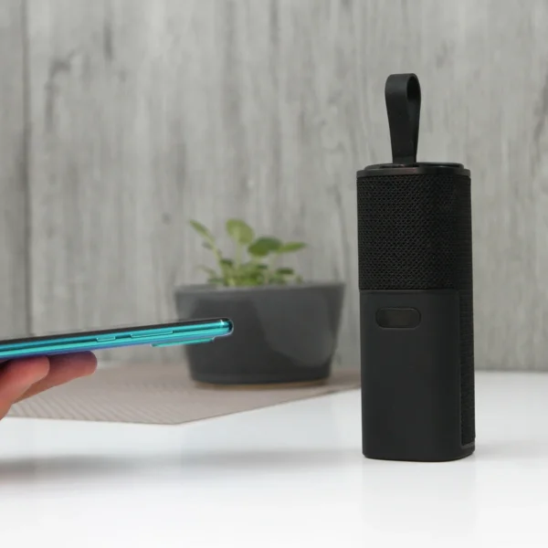 Power bank con bocina y Audifonos Bila.